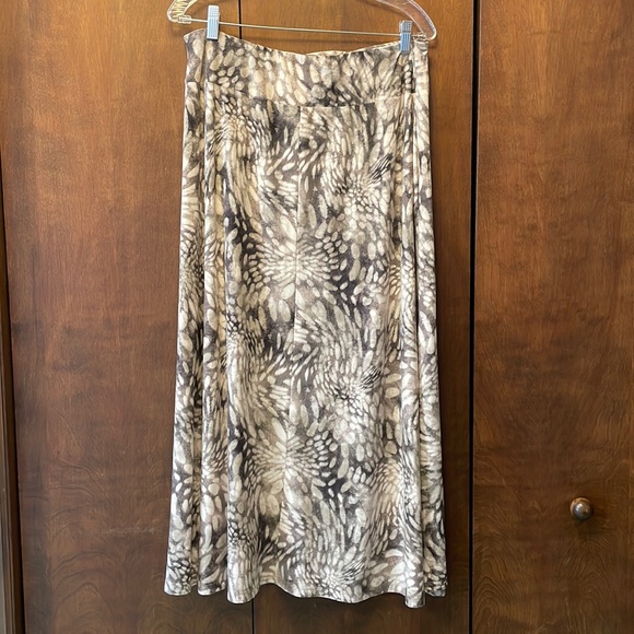 Tribal camo stretchy A-line pull-on skirt L - Picture 2 of 6
